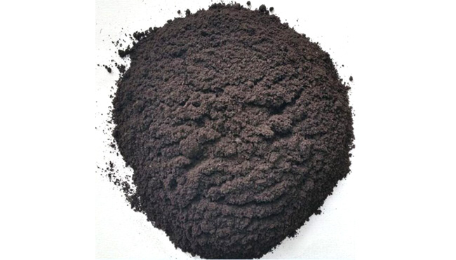 在什么樣的情況下生物有機肥需要進(jìn)行造粒工序?(圖1) 豬糞生物有機肥粉狀物